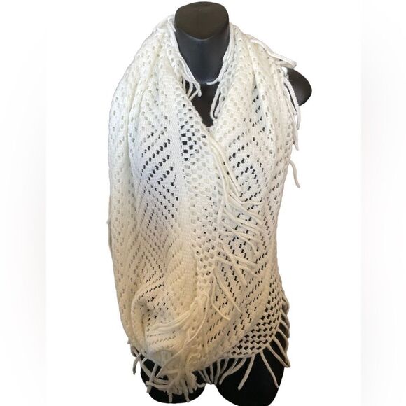 MIXIT WHITE OPEN WEAVE INFINITY SCARF WITH FRINGE - Picture 2 of 6